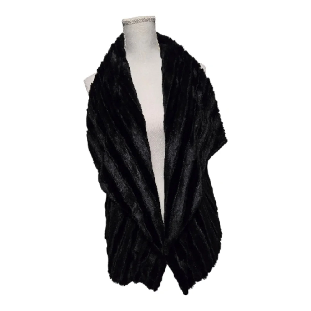 Elegant Black Faux Fur Shawl Vest